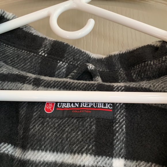 plaid black and white coat - great for fall / winter! - Picture 3 of 14